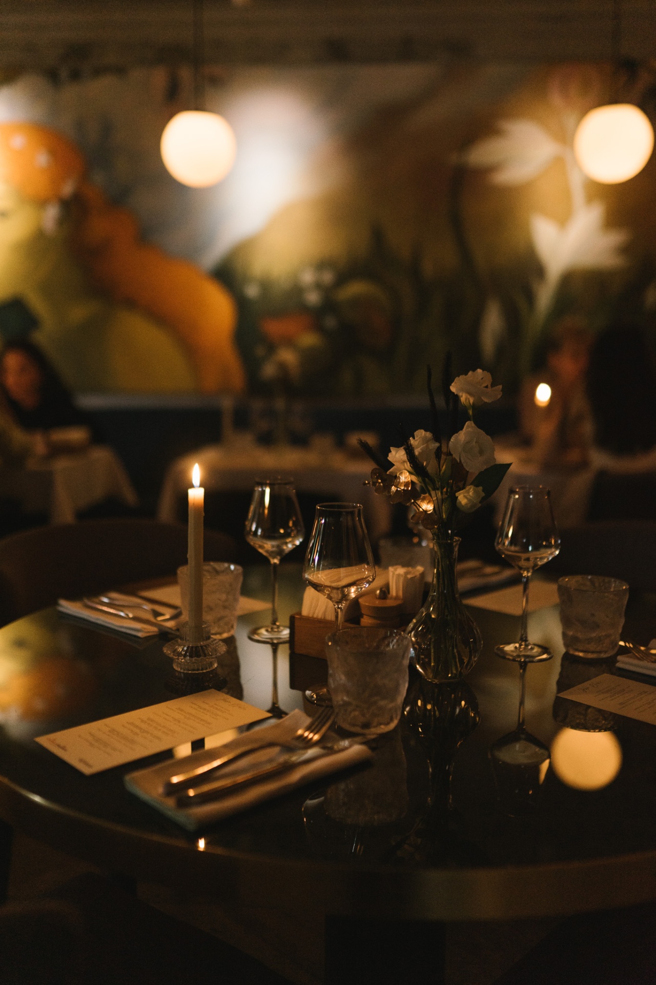 70 этикеток, музыка и звон бокалов 70 этикеток, музыка и звон бокалов