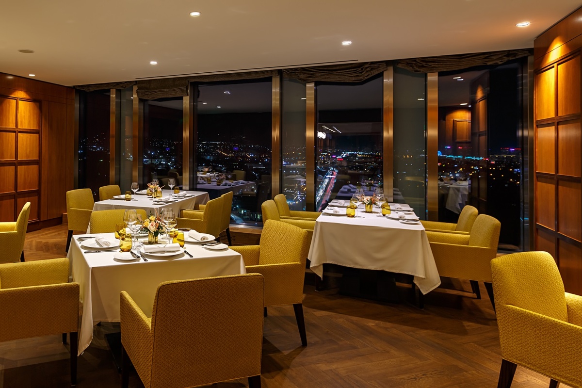 Seven Bar and Restaurant