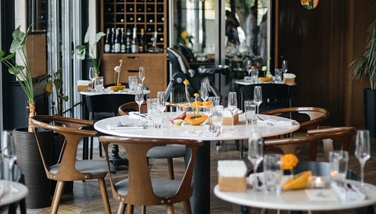 Farm to Table с видом на лето